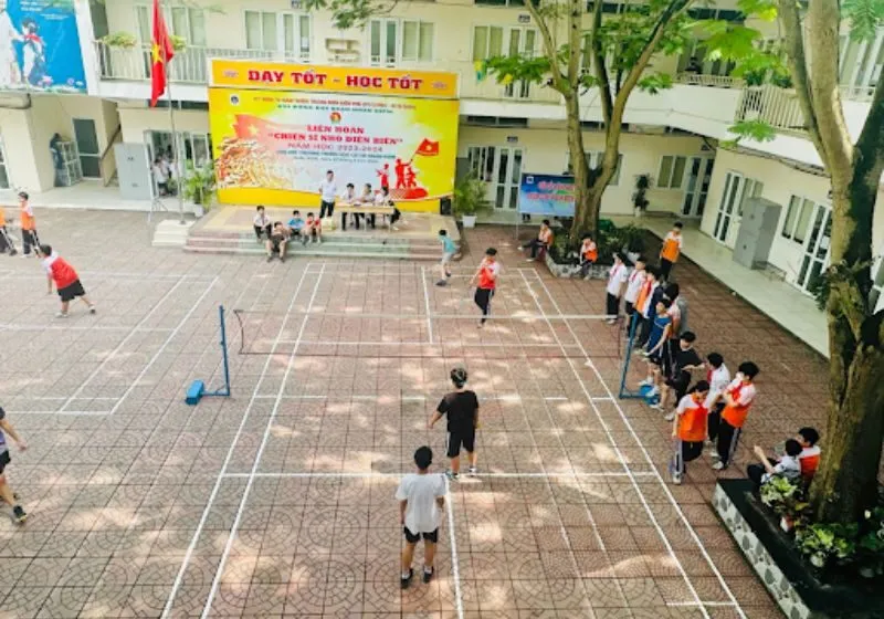 Chi phí làm sân cầu lông